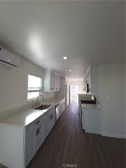 Building Photo - 13315 S Avalon Blvd