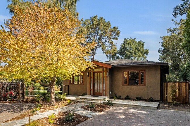 Building Photo - 77 Rebecca Ln
