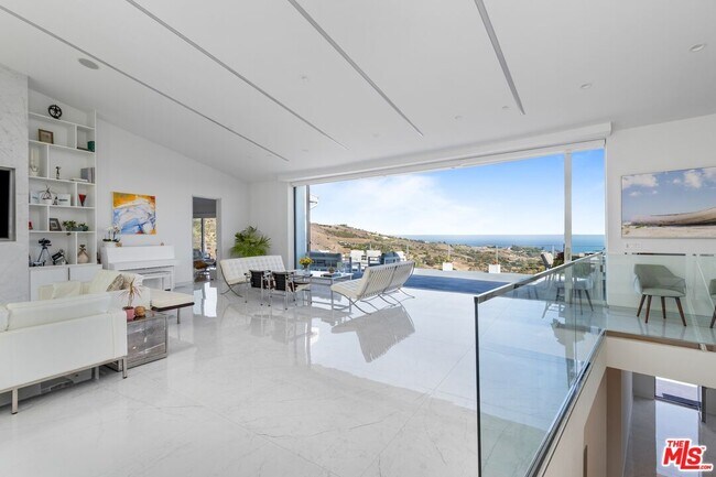 Building Photo - 28405 Via Acero