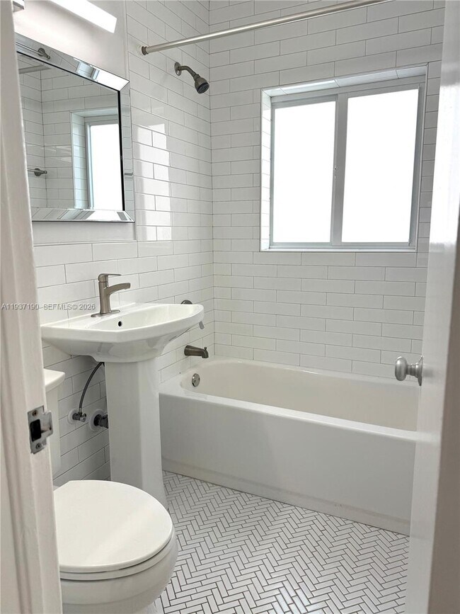 Building Photo - 887 80th St