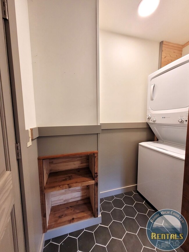 Building Photo - Beautiful 1 Bedroom Home with a Loft