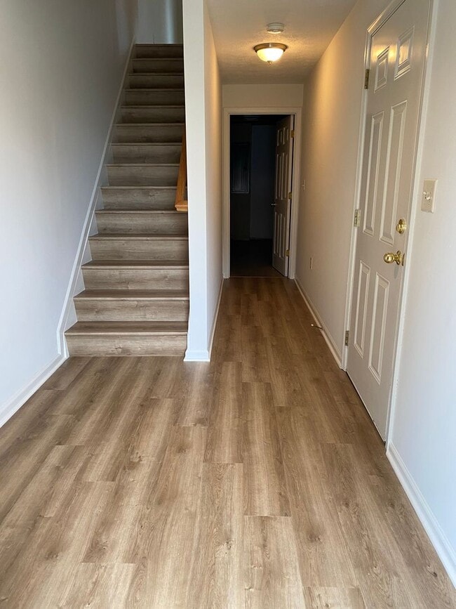 Building Photo - Townhouse for Rent in Taylor Springs