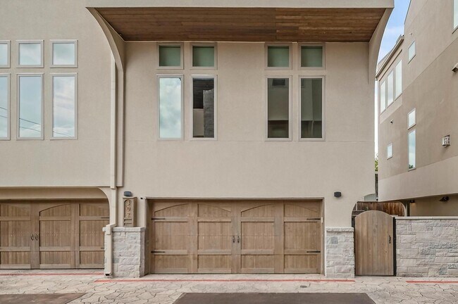Building Photo - 2300 Enfield Rd