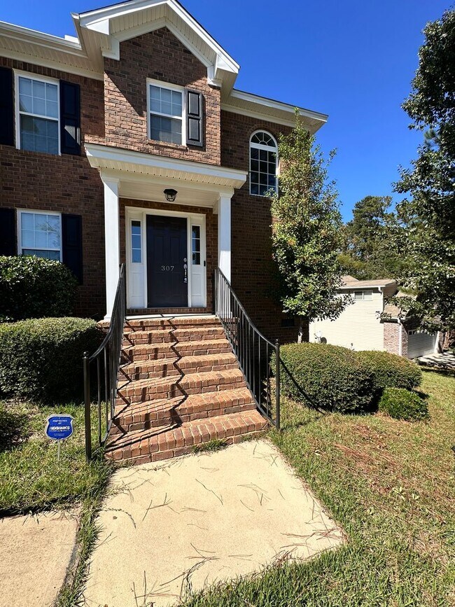 Building Photo - Exclusively Offered By Muse Realty Rentals...