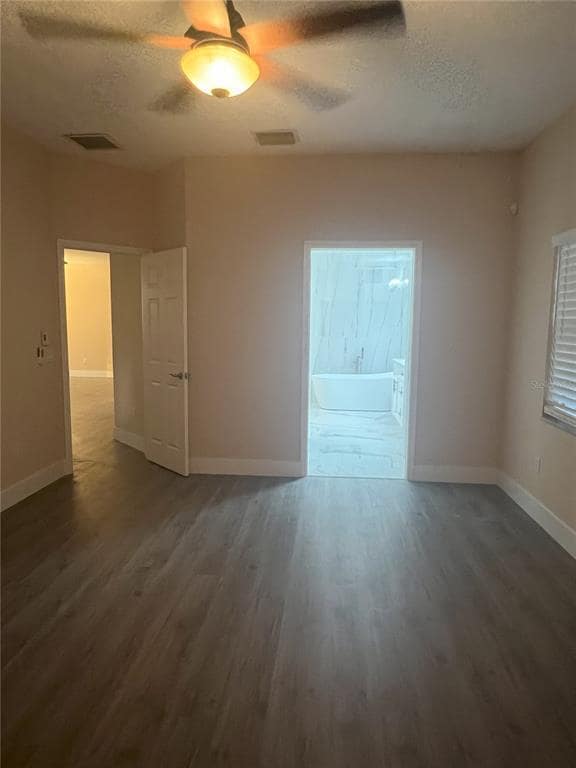 Building Photo - 1066 Whitegate Ct