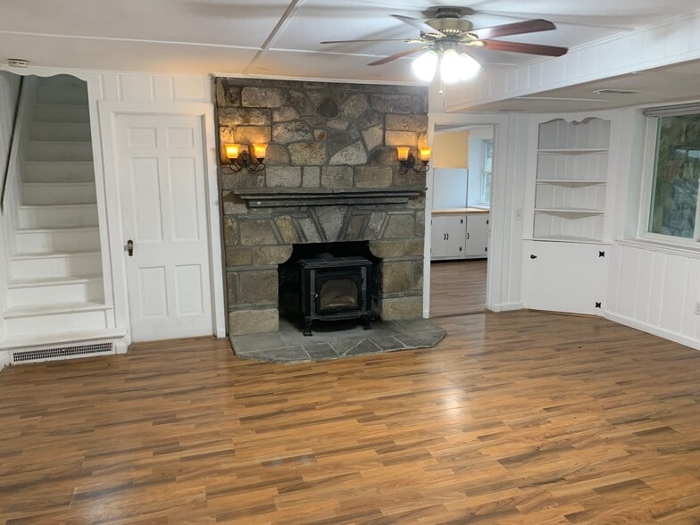 Building Photo - 118 Forty Acre Mountain Rd