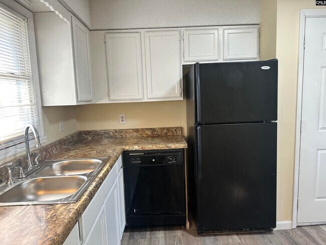 Building Photo - 1715-1715 Stahl St