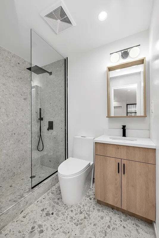 Building Photo - 227 W 20th St