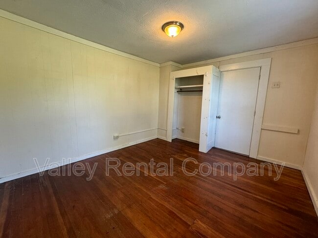 Building Photo - 46 Old Amherst Rd