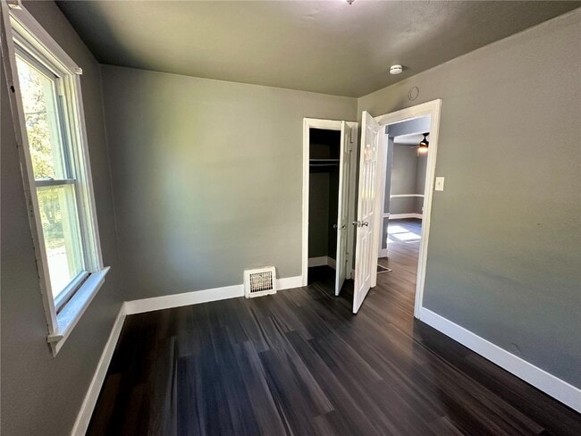 Building Photo - 7121 Lamont Dr