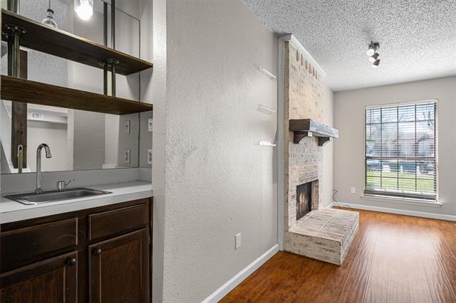 Building Photo - 710 Peach Ct