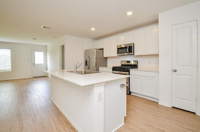 Building Photo - 27127 Breakaway Ln
