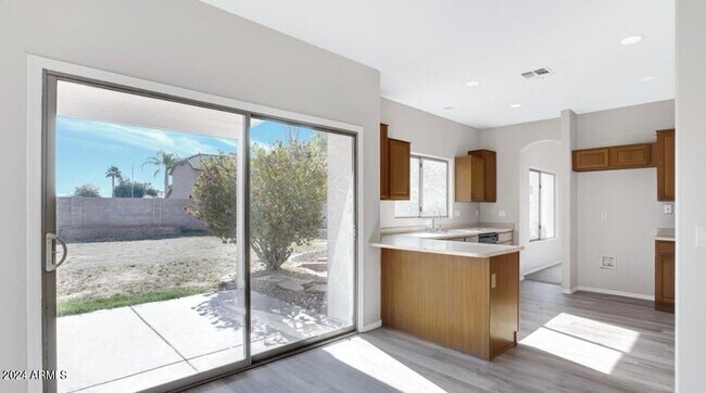 Building Photo - 12821 W Weldon Ave