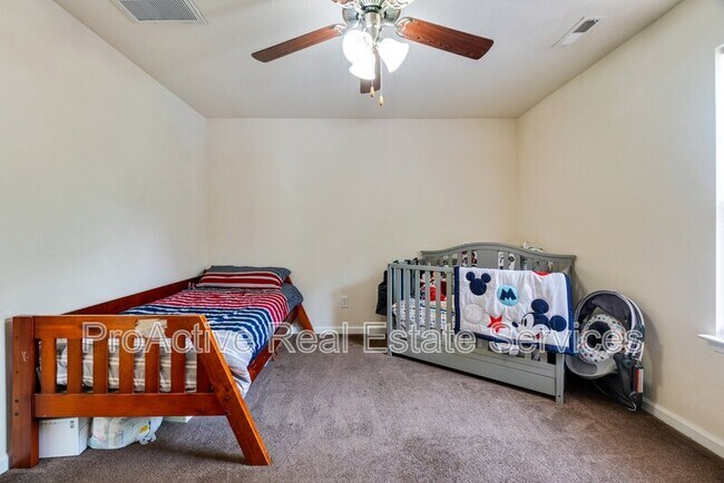Building Photo - 2104 Miller Ave