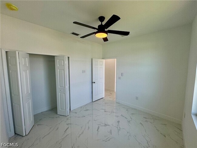 Building Photo - 1208 NW 25th Pl