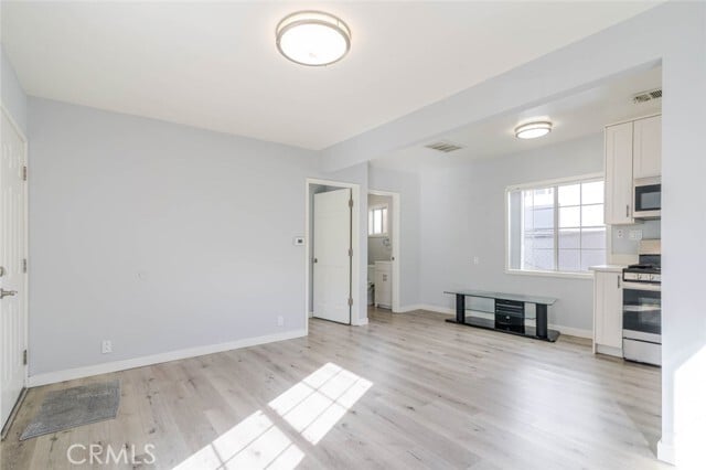 Building Photo - 301 E Alameda Ave