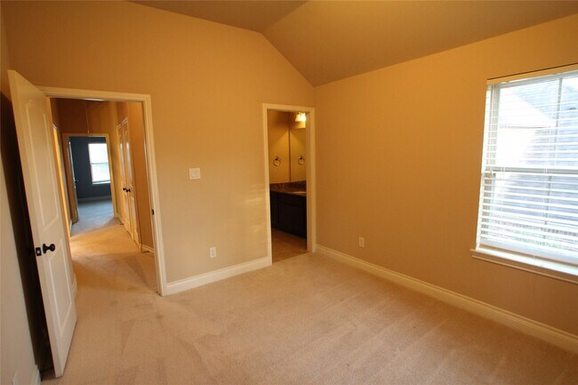 Building Photo - 1995 Biscayne Lake Dr