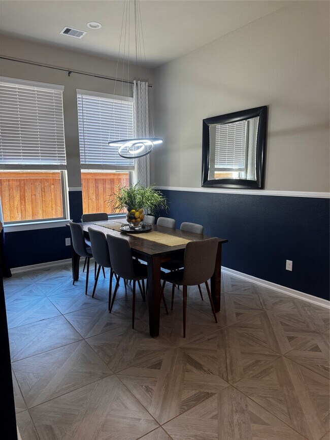 Building Photo - 4594 Silver Moon Dr