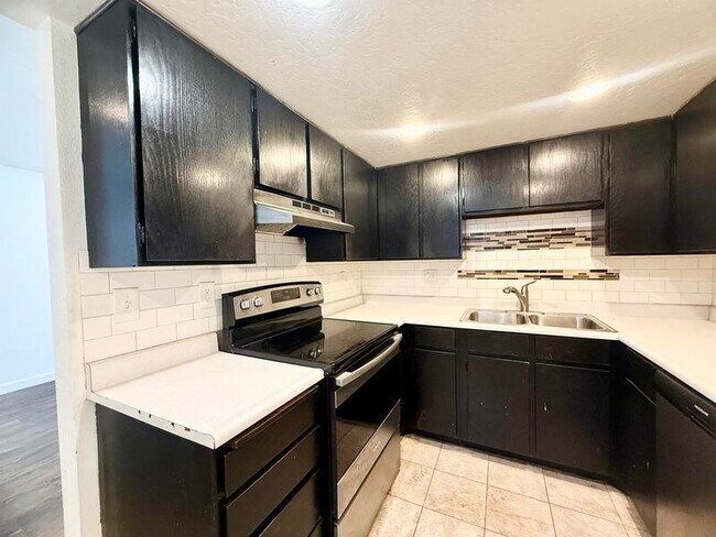 Building Photo - 3192 South 1850 West, Unit A