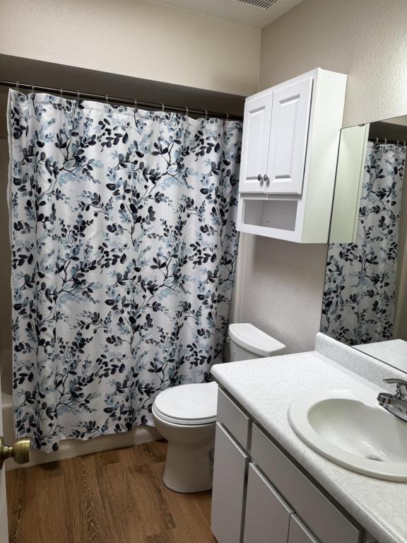 Building Photo - 988 Shadow Crest Cir