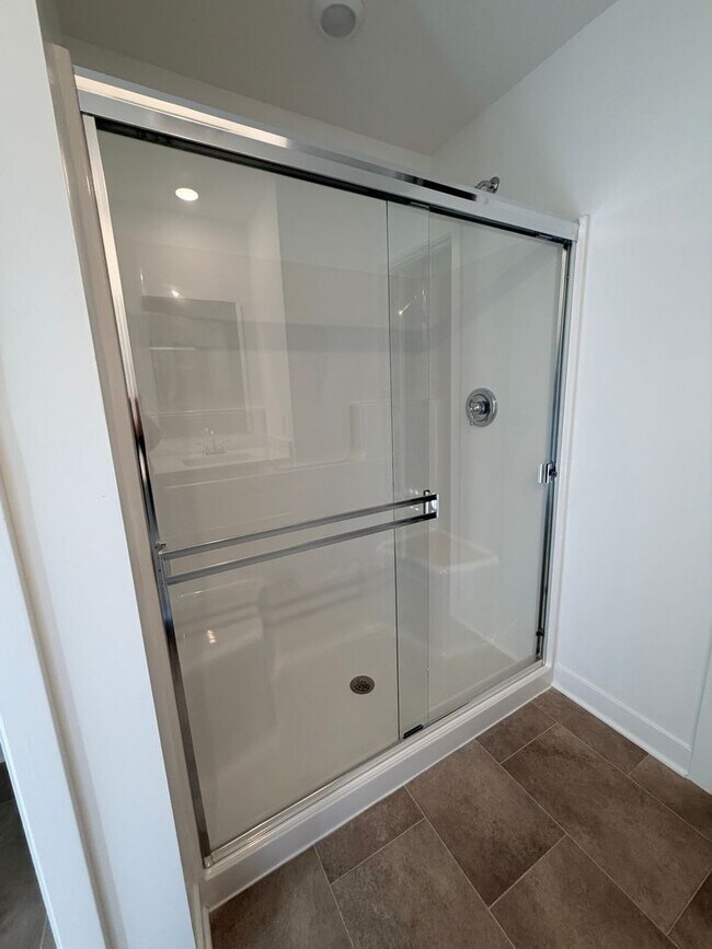 Building Photo - 936 Shadow Dr