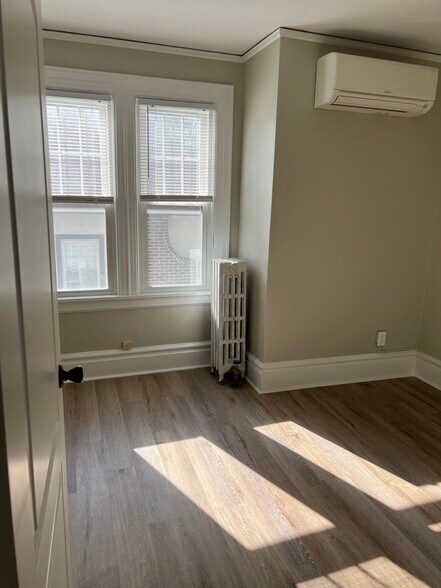 Building Photo - 24 Bellevue Place