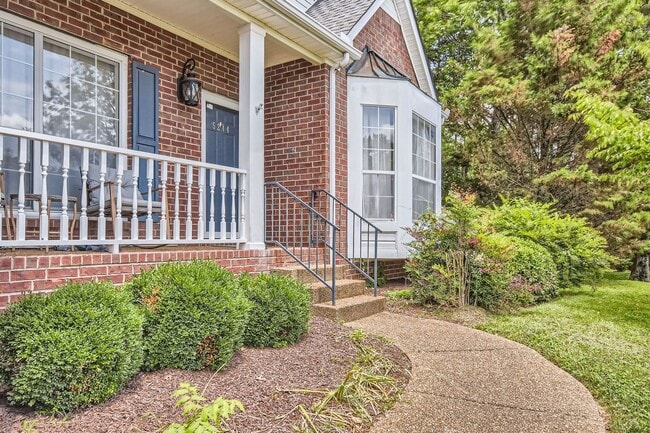 Building Photo - Welcome to this stunning, complete updated, 4-bedroom, 3.5-bath home