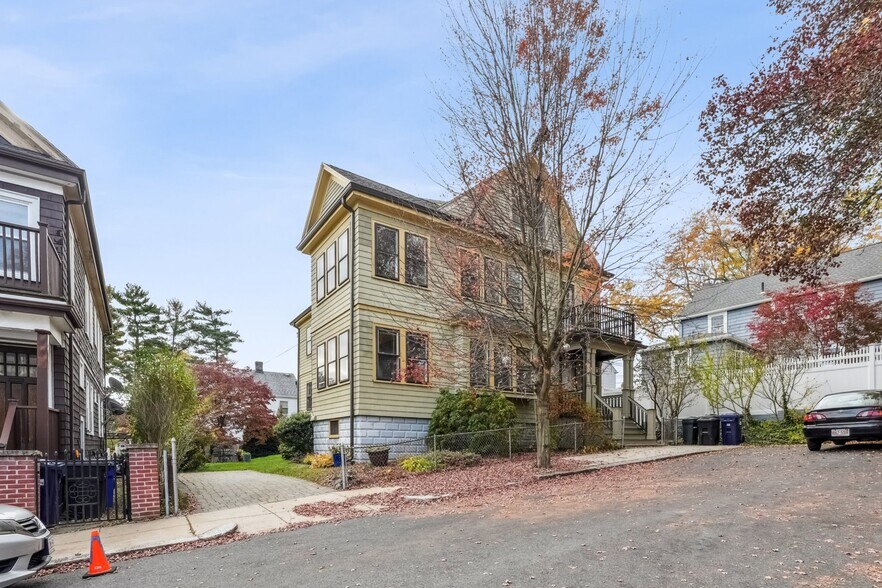 Building Photo - 14 Hurlcroft Ave