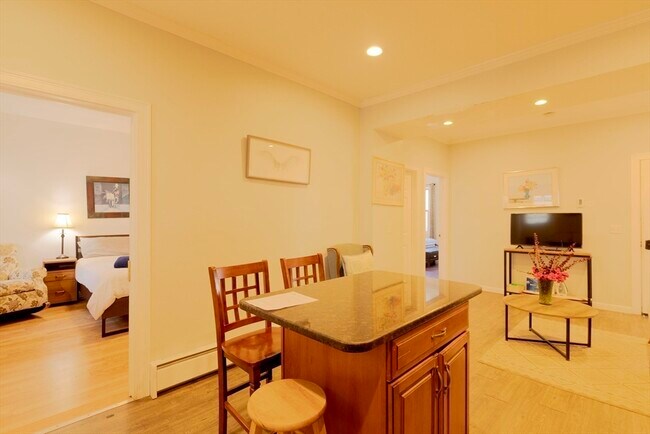 Building Photo - 157 Perkins St