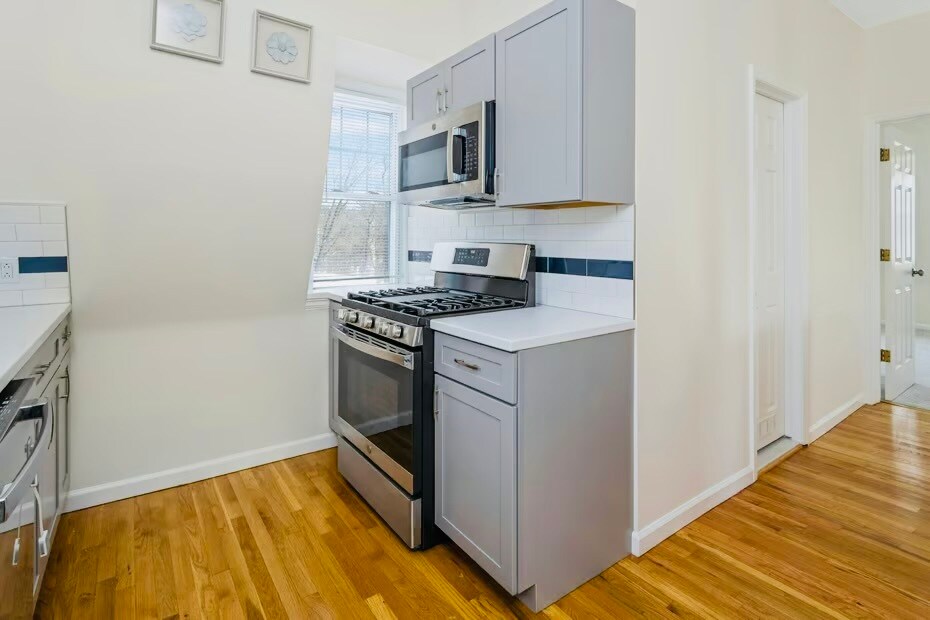 Building Photo - 11 Edgemont Rd