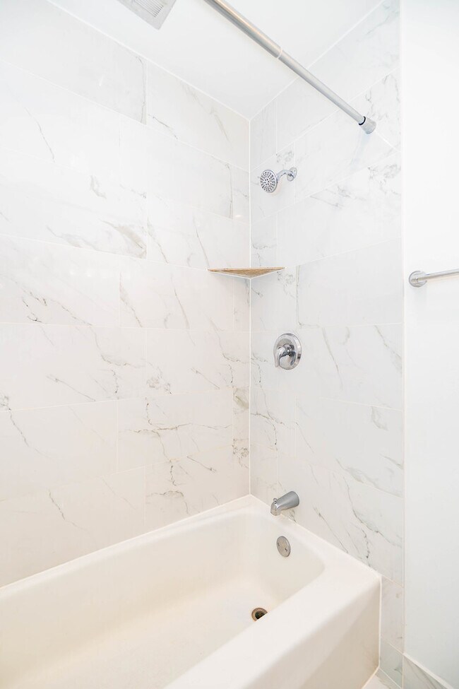 Building Photo - 2201 N Cleveland Ave