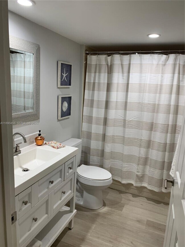 Building Photo - 1709 Whitehall Dr