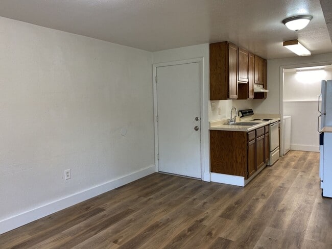 Building Photo - 2 Bed 1 Bath Duplex in Country Setting - NW Ft. Collins
