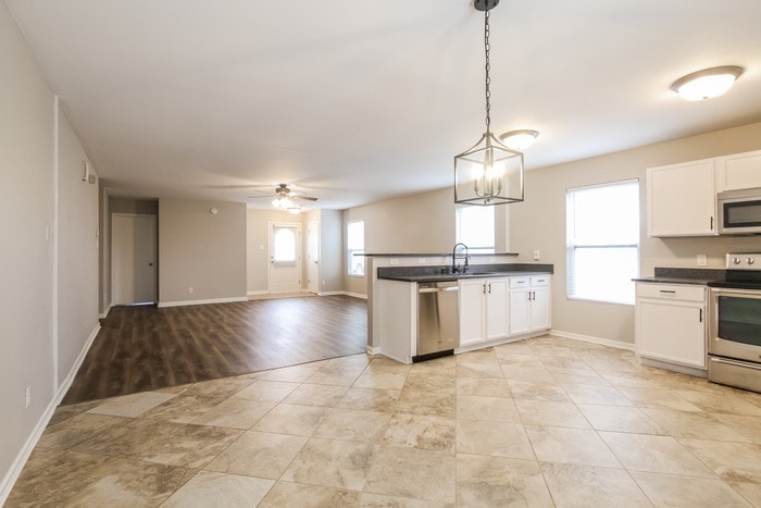 Building Photo - 547 Reed Ct