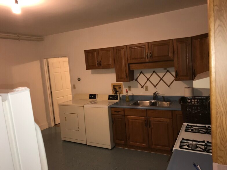 Building Photo - 610 Bourbon St