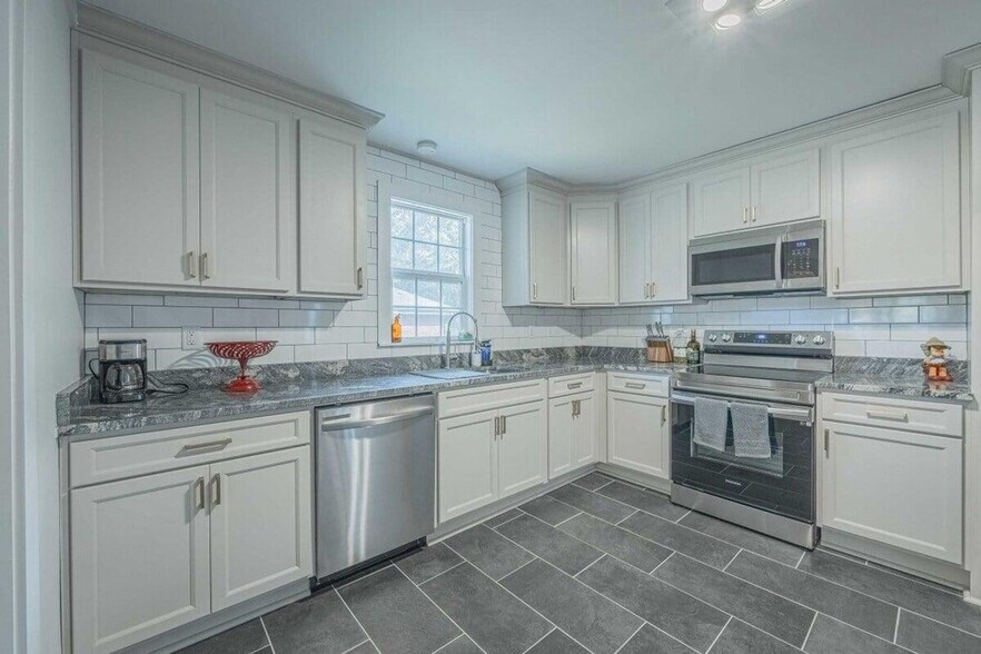 Building Photo - 292 First Street