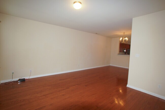 Building Photo - 136 Dove Cottage Ln