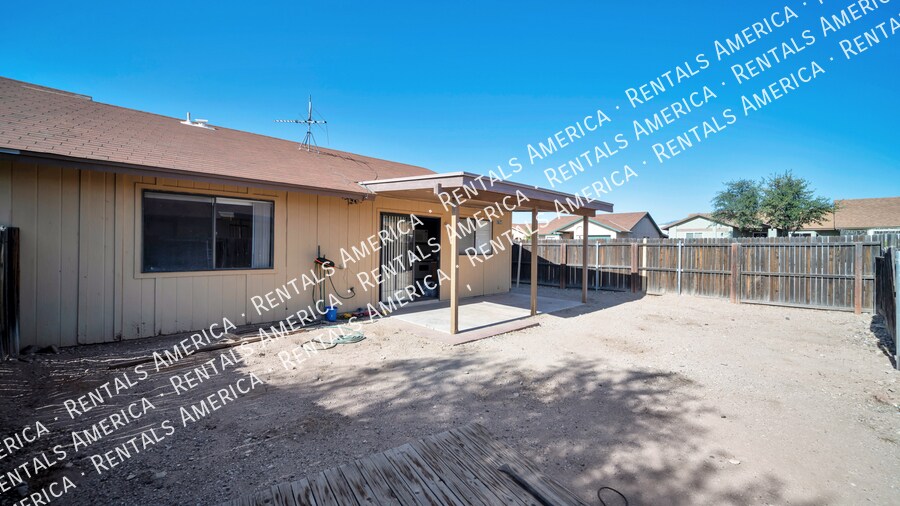 Building Photo - 8764 E Almond St