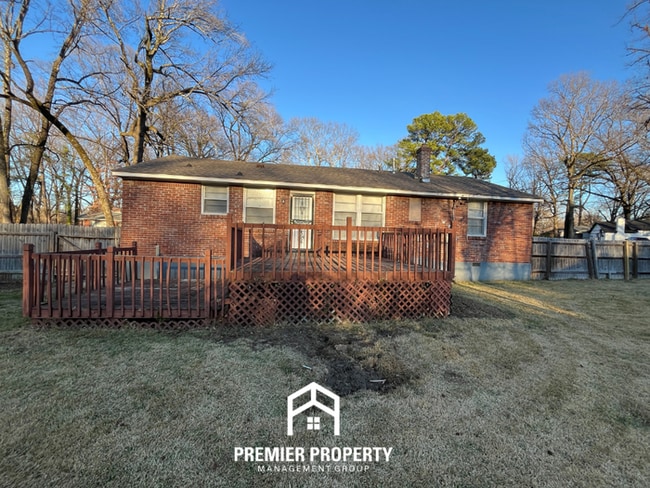 Building Photo - Charming 3BR/1.5BA Memphis Home with Hardwood Floors, Deck & Large Fenced Yard