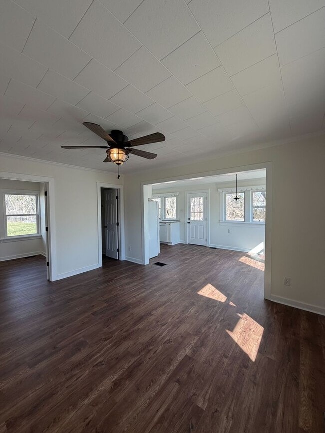 Building Photo - 2 Bed | 2 Bath | Office/Flex Room | 1 Acre Lot | Pickerington Schools