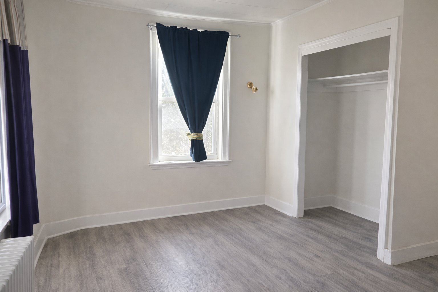 Building Photo - 363 Main St