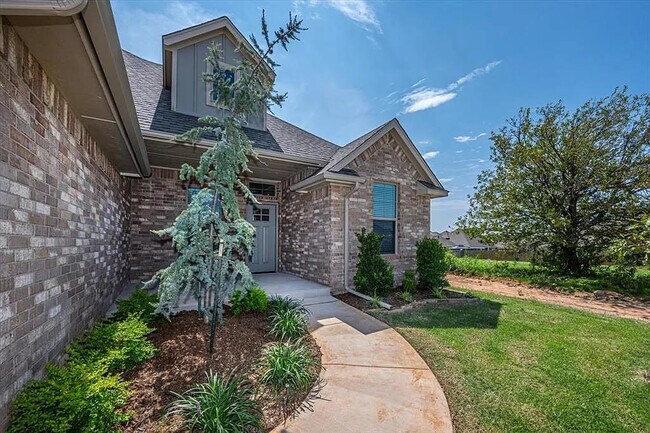 Building Photo - 11616 NW 104th St