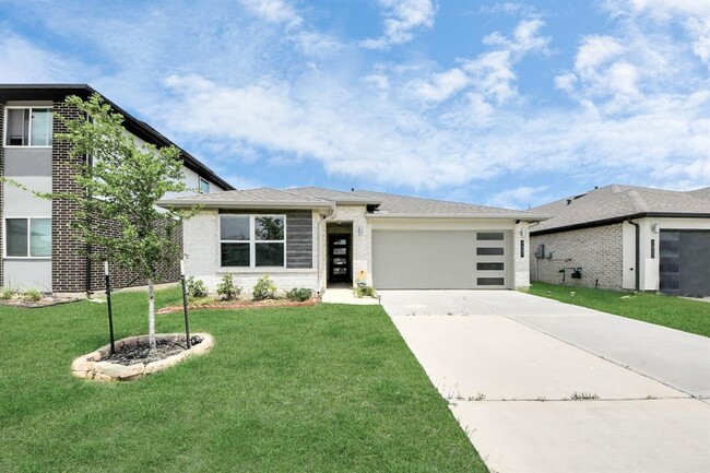 Building Photo - 7007 Fleetwood Crescent Wy