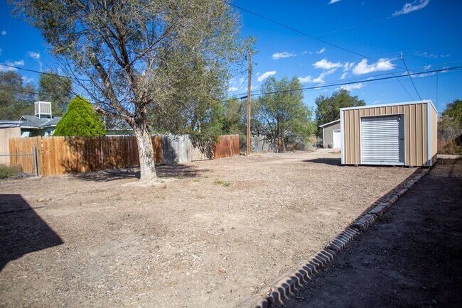 Building Photo - Well-Maintained 3-Bedroom Home with Modern Updates. MOVE-IN SPECIAL!