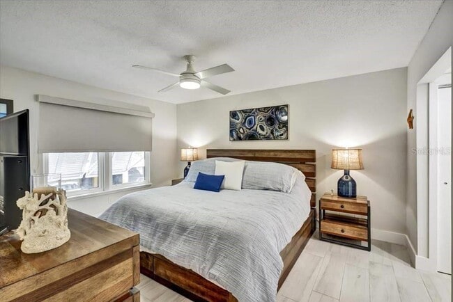 Building Photo - 6046 W Peppertree Way