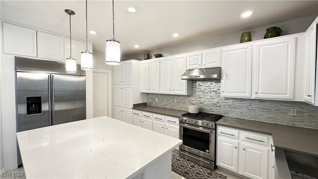Building Photo - 5273 Candlespice Way