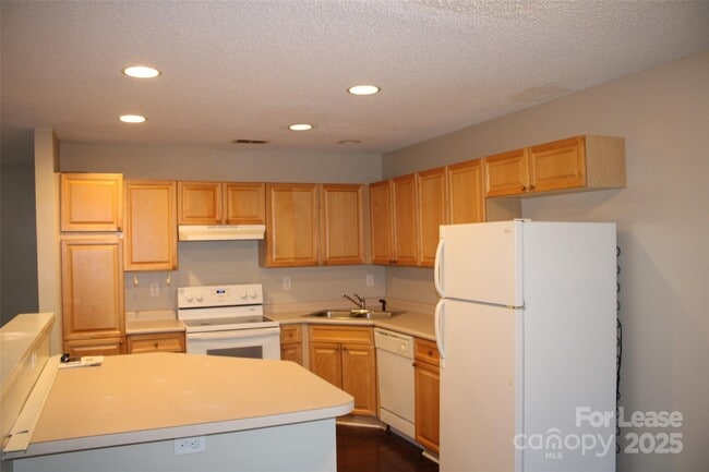 Building Photo - 4552 Panther Pl