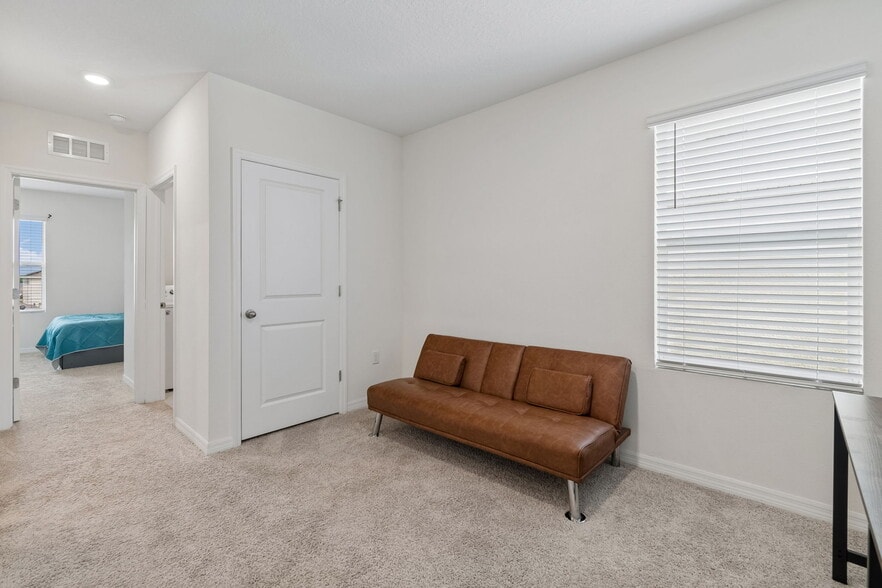 Building Photo - 17053 Oval Rum Dr
