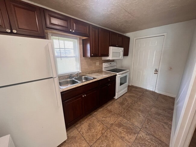 Building Photo - 5154 Almaville Rd