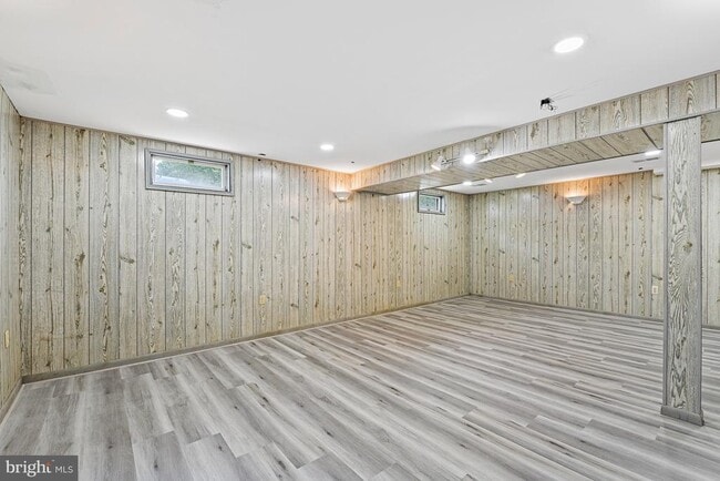 Building Photo - 9409 Mirror Pond Dr
